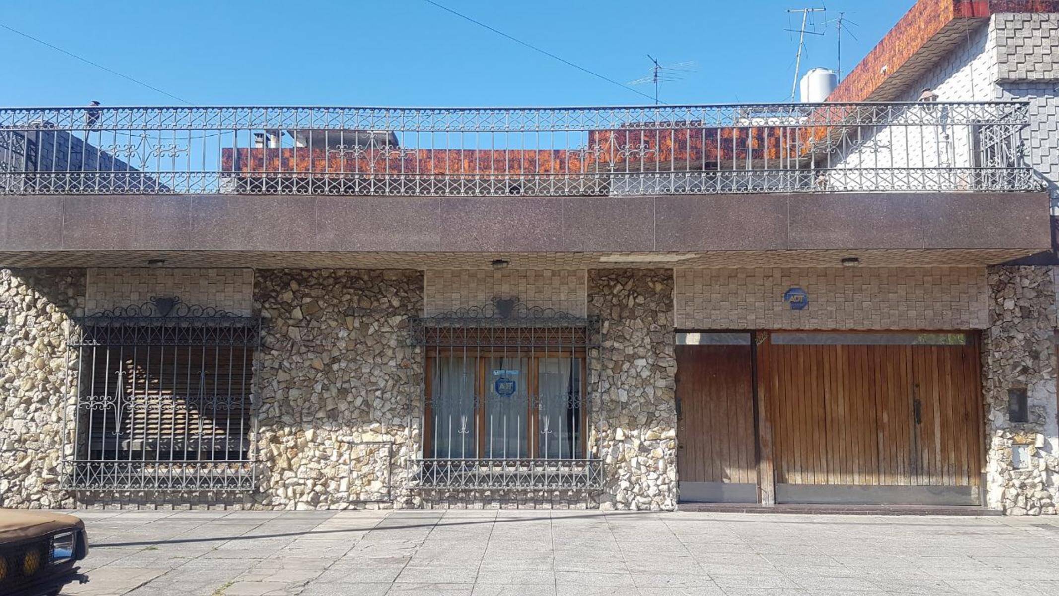 CASA 5 AMBIENTES CON TERRAZA - ZONA RAMOS MEJIA