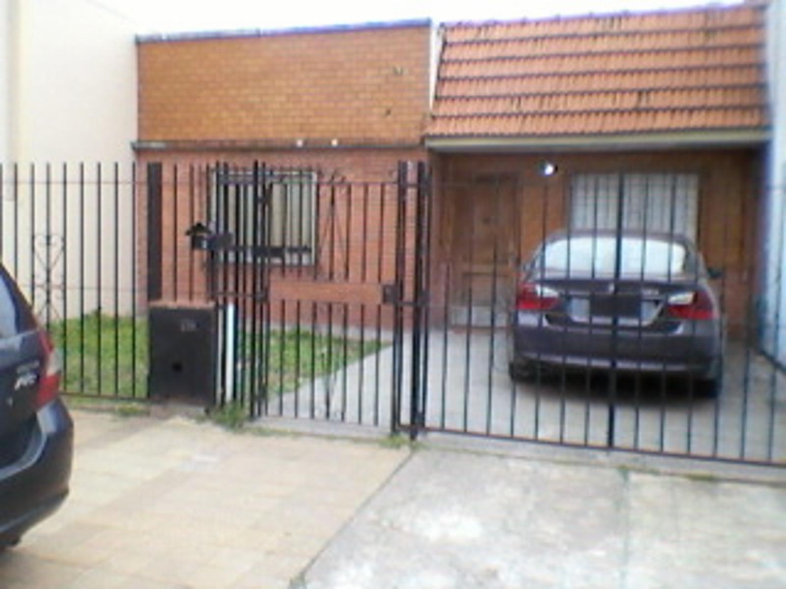 Chalet 3 Ambientes sobre lote de 8,66 x 25 mts con Patio y Cochera - Zona Ciudadela — foto 3