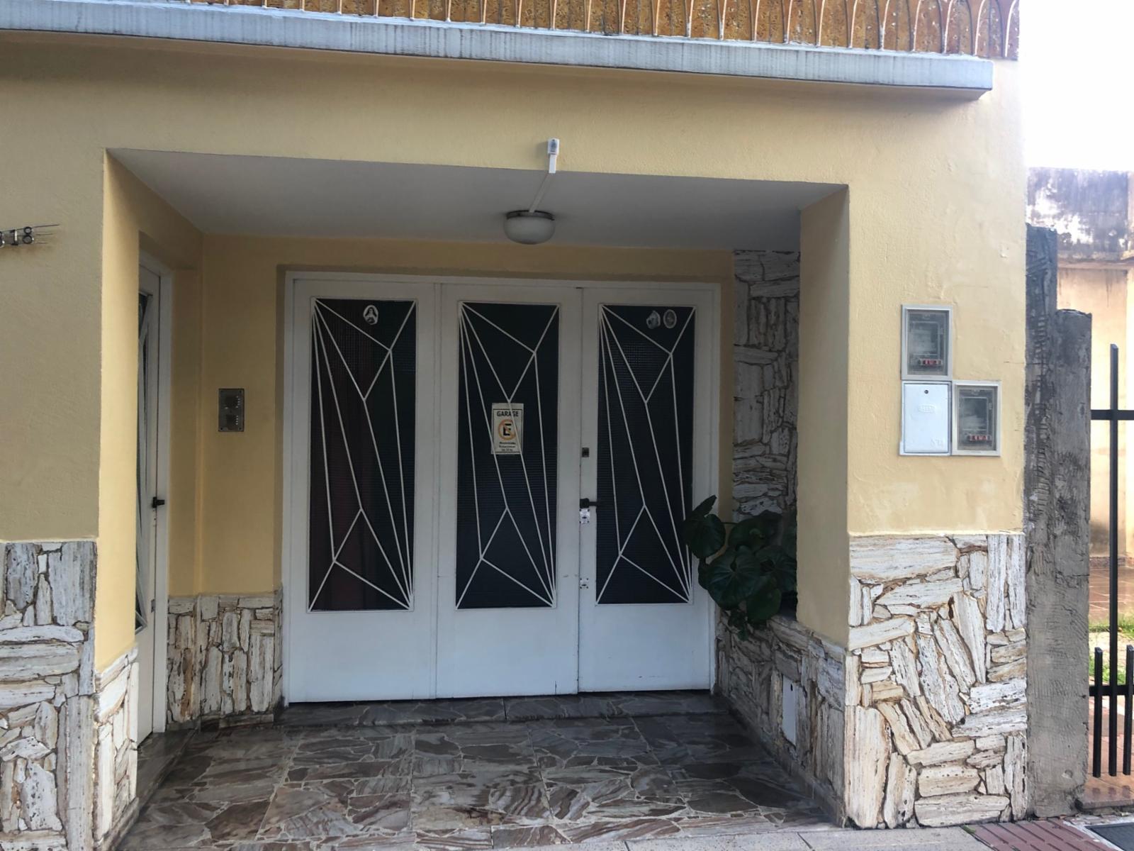 EXCELENTE CASA DE 4 AMBIENTES EN RAMOS MEJÍA — foto 2