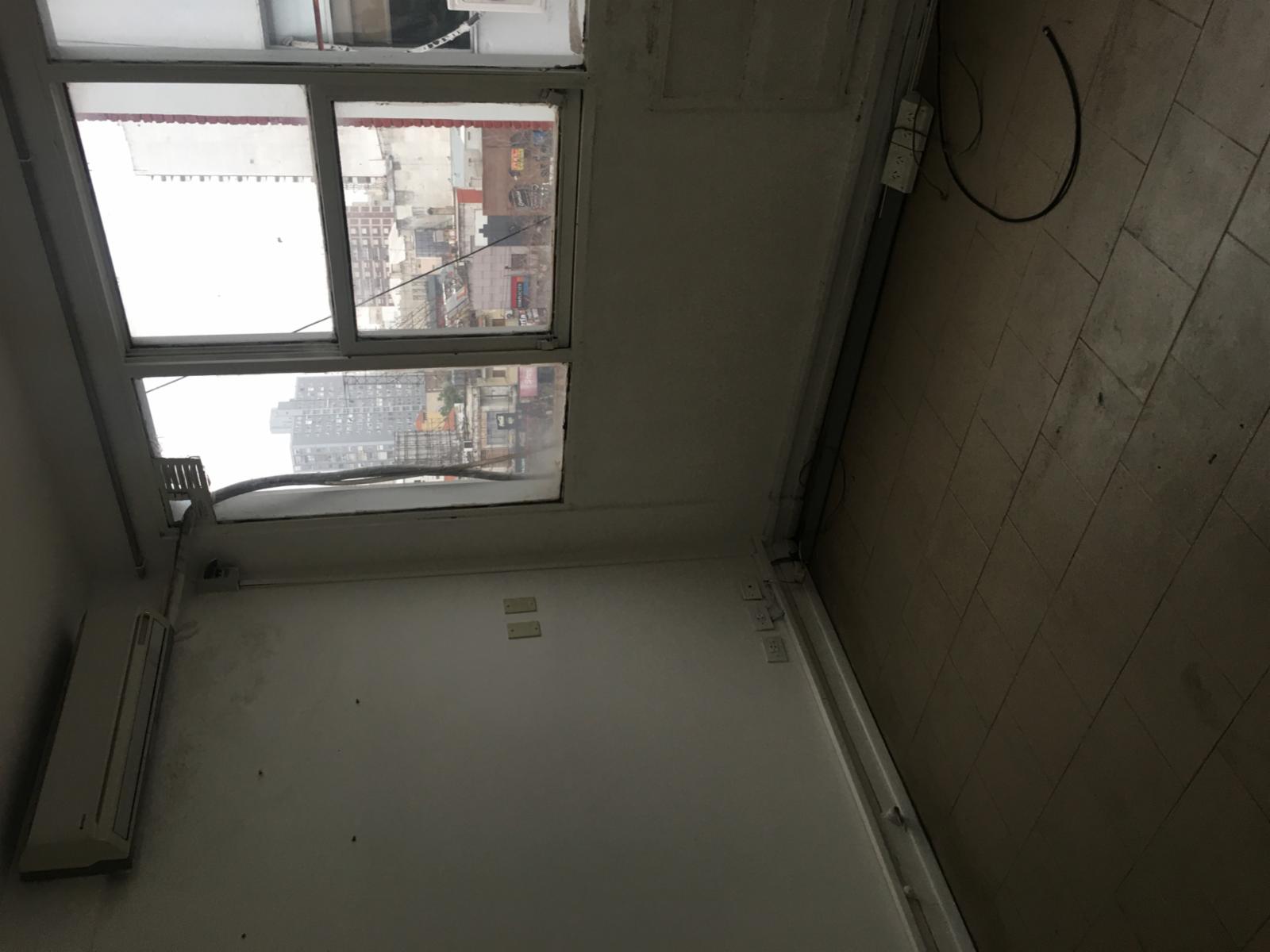 Alquiler Oficina Céntrica frente a la Estación Ramos Mejía - 9