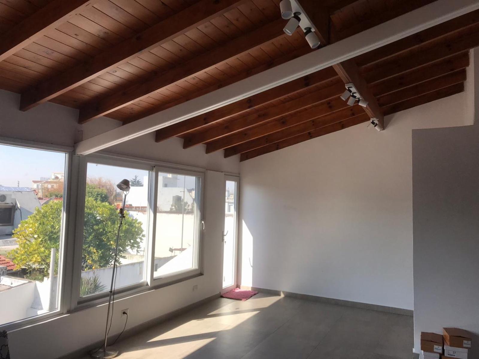 CASA 4 AMBIENTES IMECABLE — foto 10