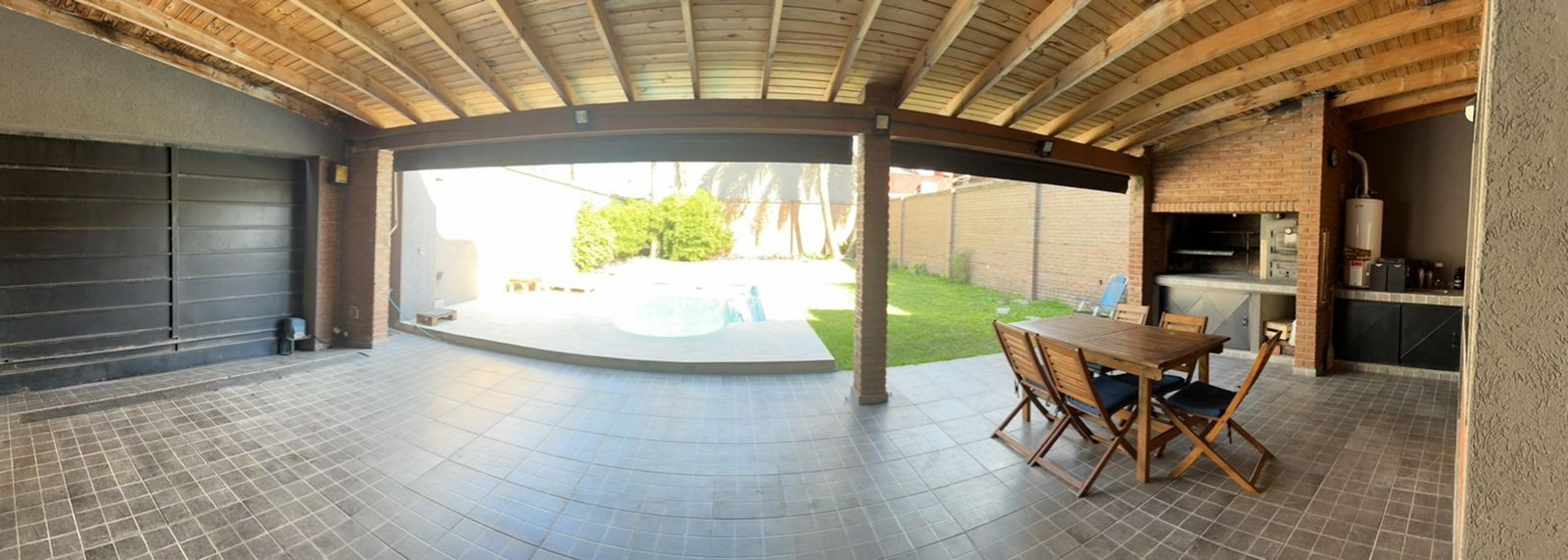 Villa Sarmiento Venta Casa 5 Ambientes con Fondo y Piscina — foto 3