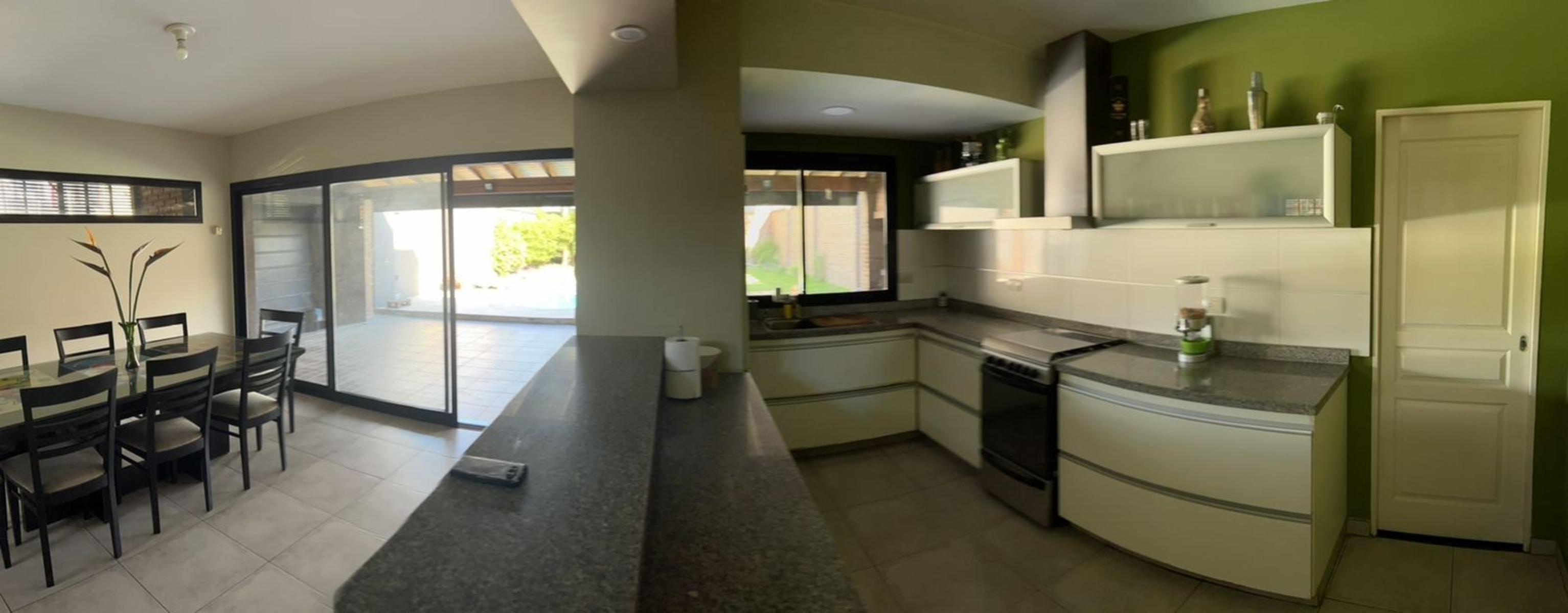 Villa Sarmiento Venta Casa 5 Ambientes con Fondo y Piscina — foto 5