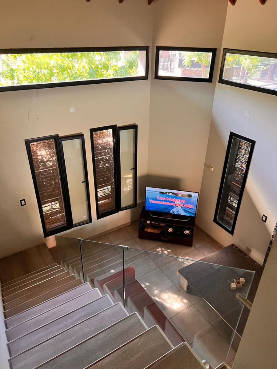 Villa Sarmiento Venta Casa 5 Ambientes con Fondo y Piscina — foto 12