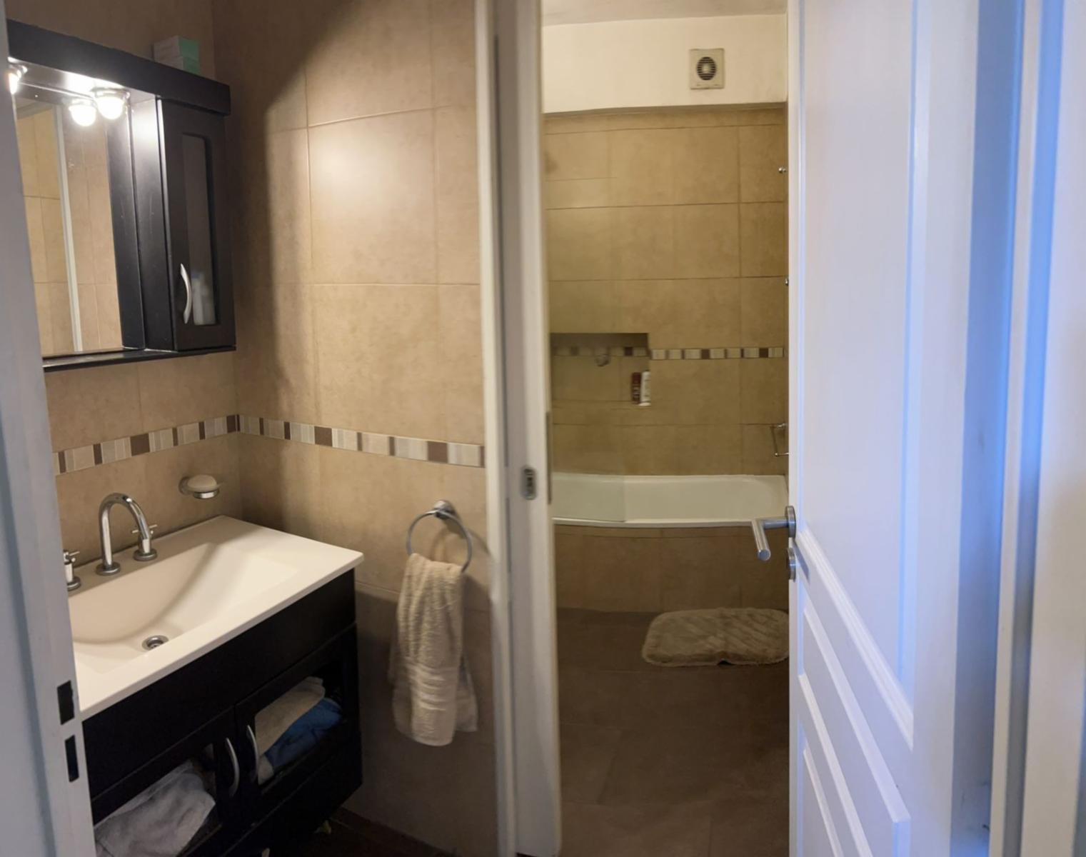 Villa Sarmiento Venta Casa 5 Ambientes con Fondo y Piscina — foto 13