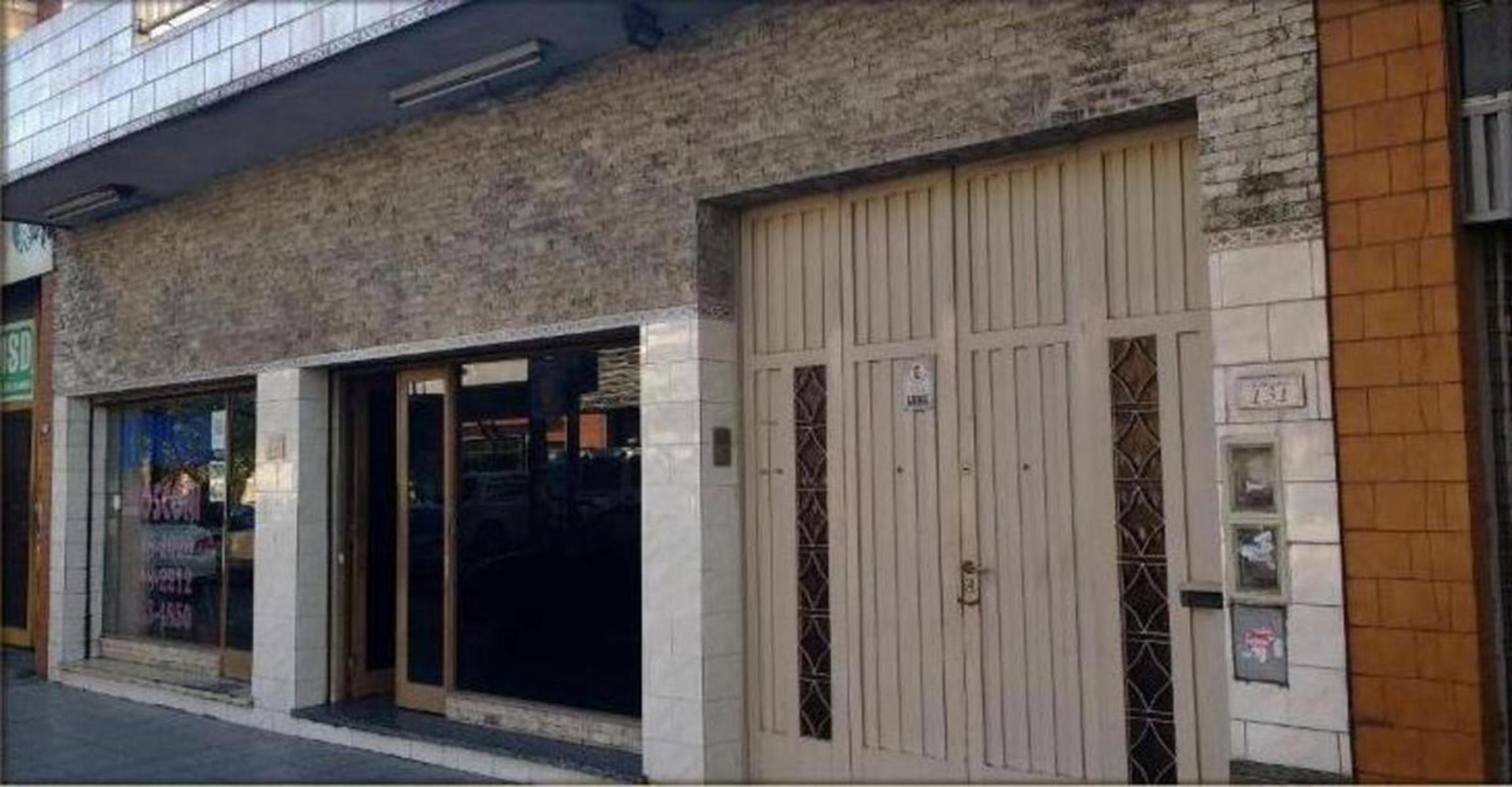 CASA 4 AMBIENTES CON DOS LOCALES A LA CALLE Y UN TALLER - LOMAS DE MIRADOR