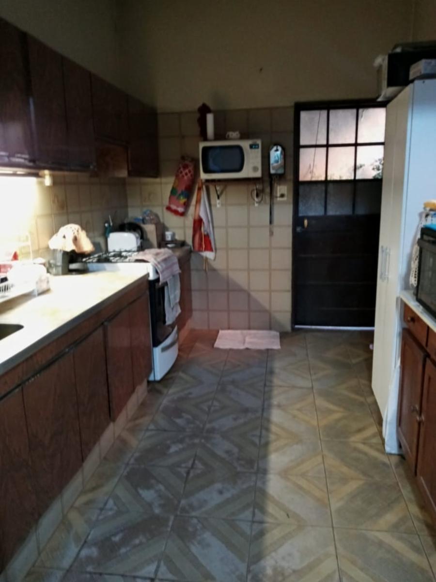 CASA 4 AMBIENTES CON DOS LOCALES A LA CALLE Y UN TALLER - LOMAS DE MIRADOR — foto 5