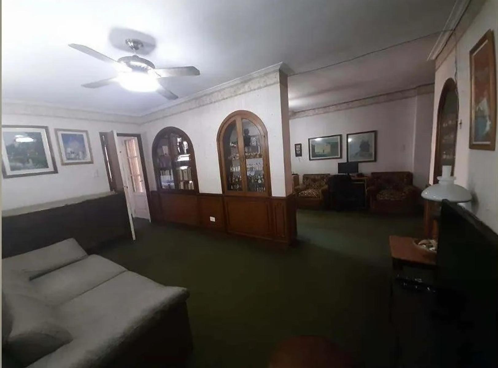 VENTA EN BLOCK CASA DE 2 PLANTAS LOCAL Y DEPARTAMENTO INDEPENDIENTE ALFONDO - IDEAL PARA FAMILIA - IDEAL GERIATRICOS o CONSULTORIOS EXTERNOS- ZONA RAMOS MEJIA — foto 2