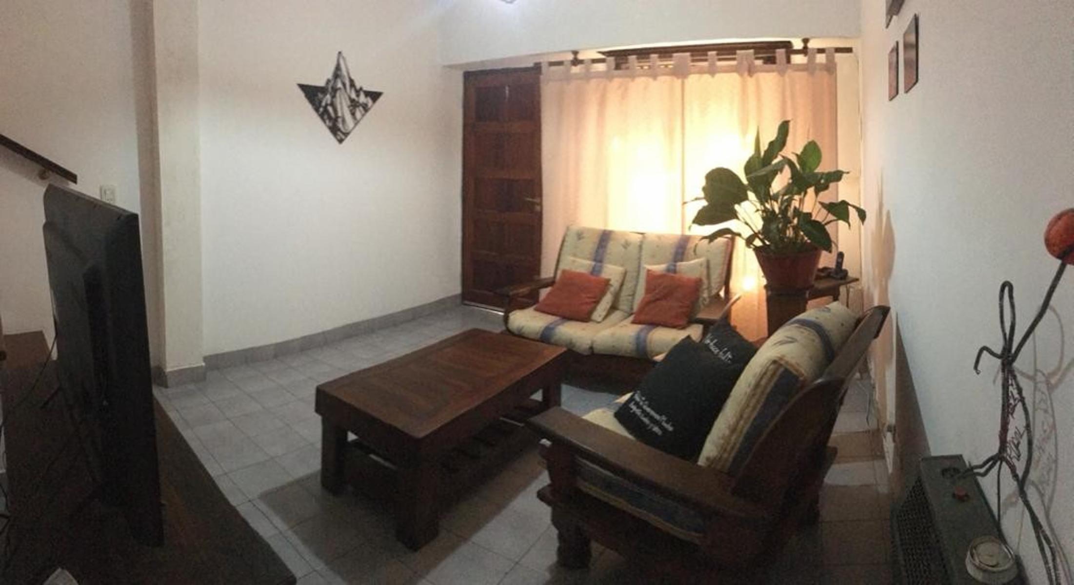 EXCELENTE DUPLEX 3 AMBIENTES EN DOS PLANTAS CON PATIO TECHADO - ZONA VILLA LUZURIAGA — foto 5