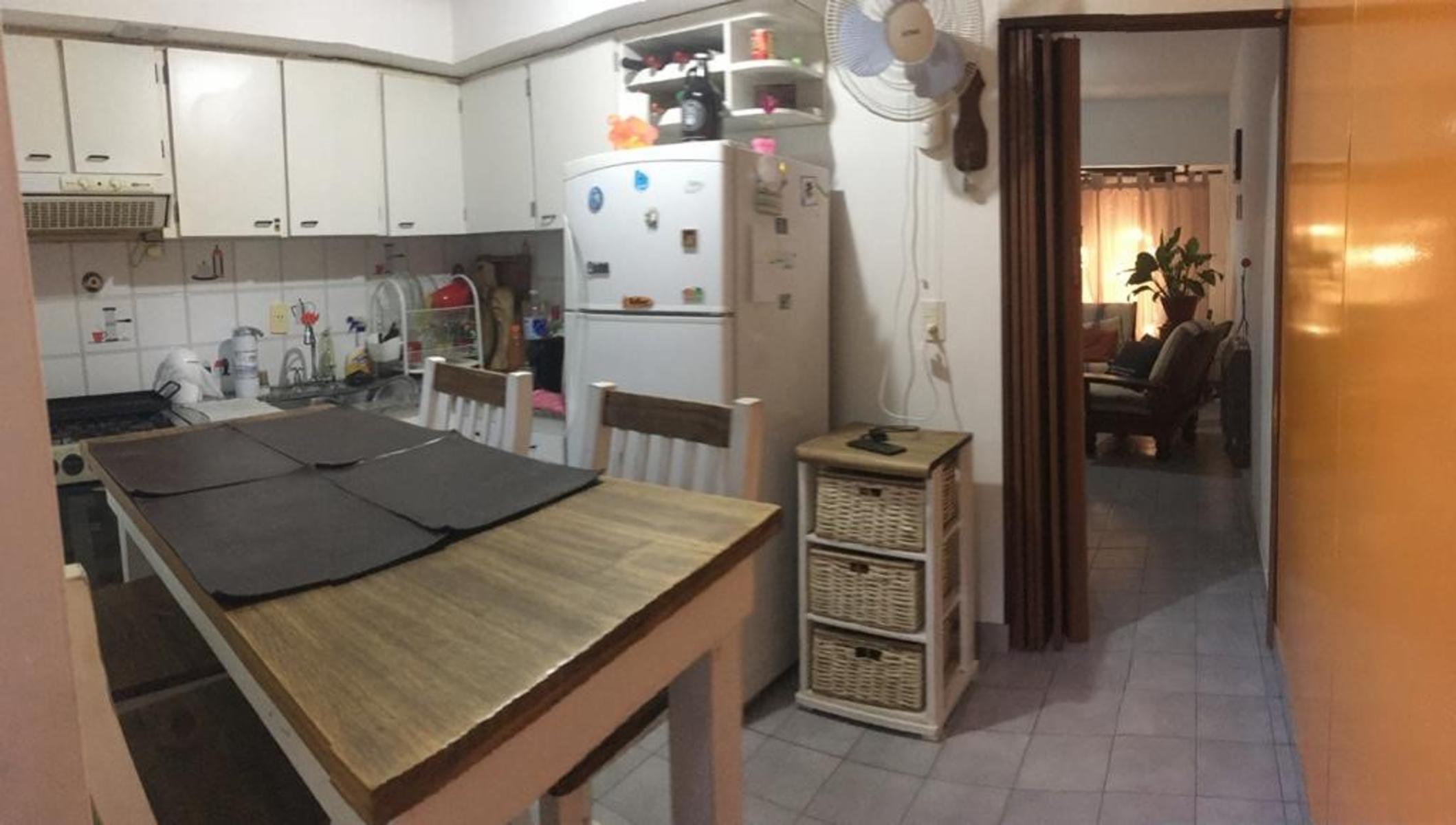 EXCELENTE DUPLEX 3 AMBIENTES EN DOS PLANTAS CON PATIO TECHADO - ZONA VILLA LUZURIAGA — foto 8