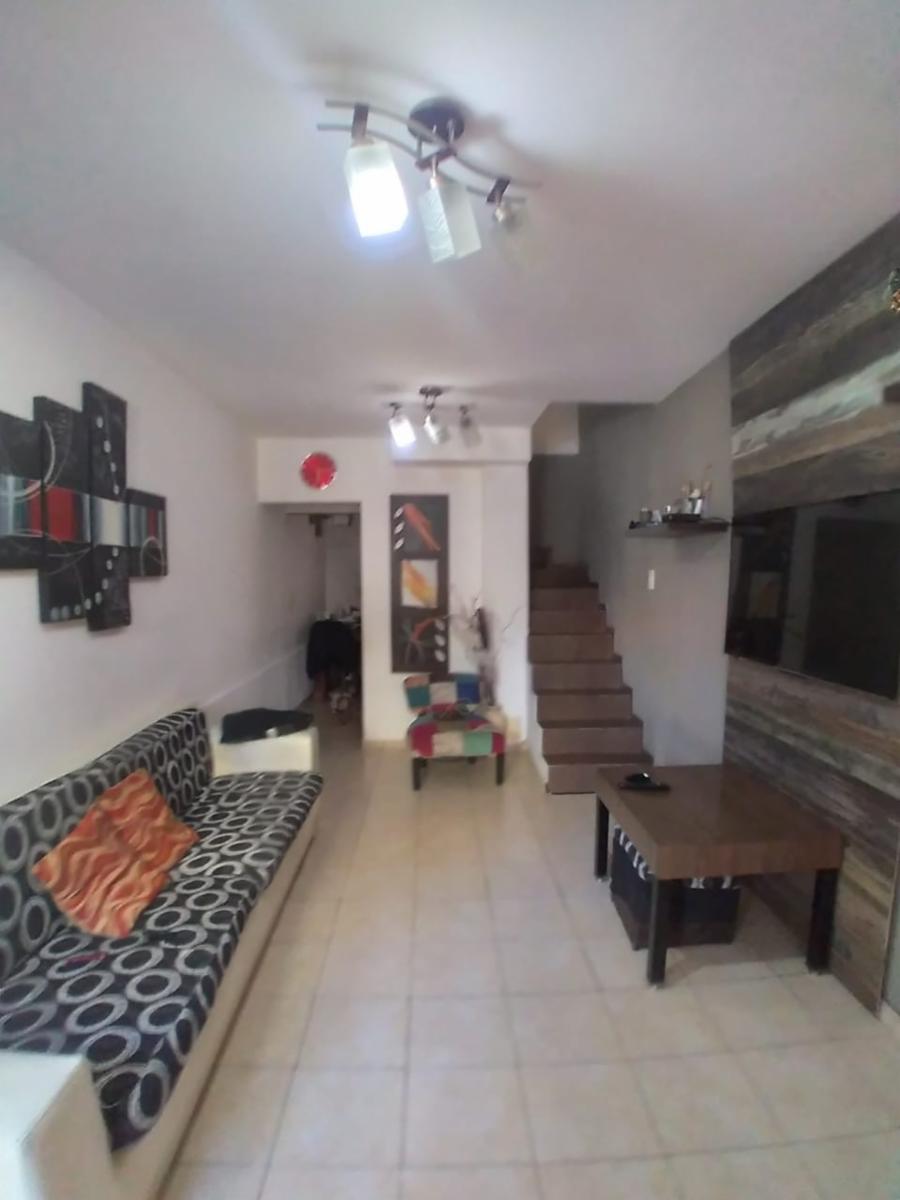 Duplex Tres Ambientes al Frente con Patio y Terraza -Villa Luzuriaga