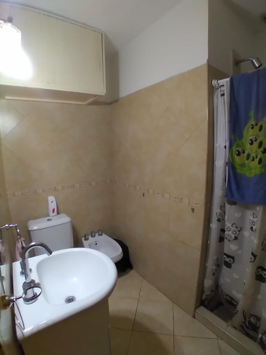 Duplex Tres Ambientes al Frente con Patio y Terraza -Villa Luzuriaga — foto 8