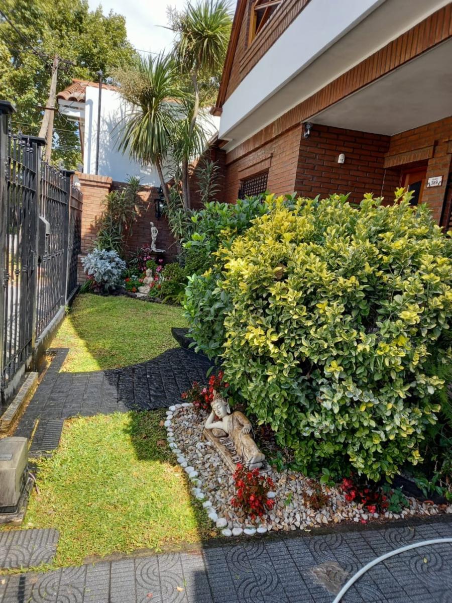 CHALET 8 AMBIENTES CON PILETA, JARDIN Y COCHERAS - MORON — foto 4