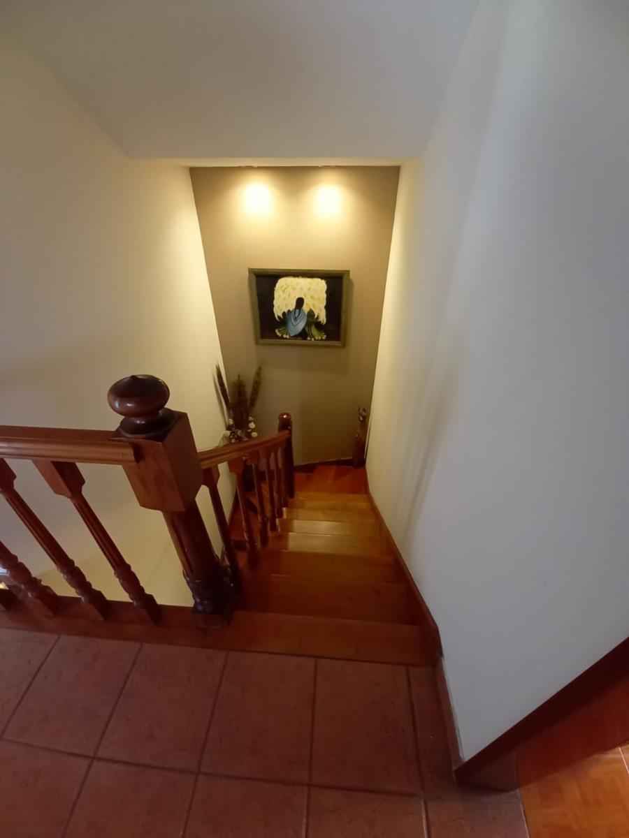 CHALET 8 AMBIENTES CON PILETA, JARDIN Y COCHERAS - MORON — foto 11