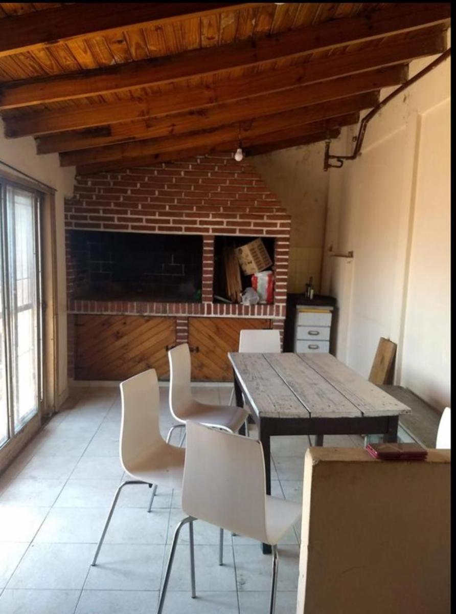 PH 3 AMBIENTES AL FRENTE CON COCHERA Y QUINCHO - PRIMER PISO POR ESCALERA - CASEROS — foto 12