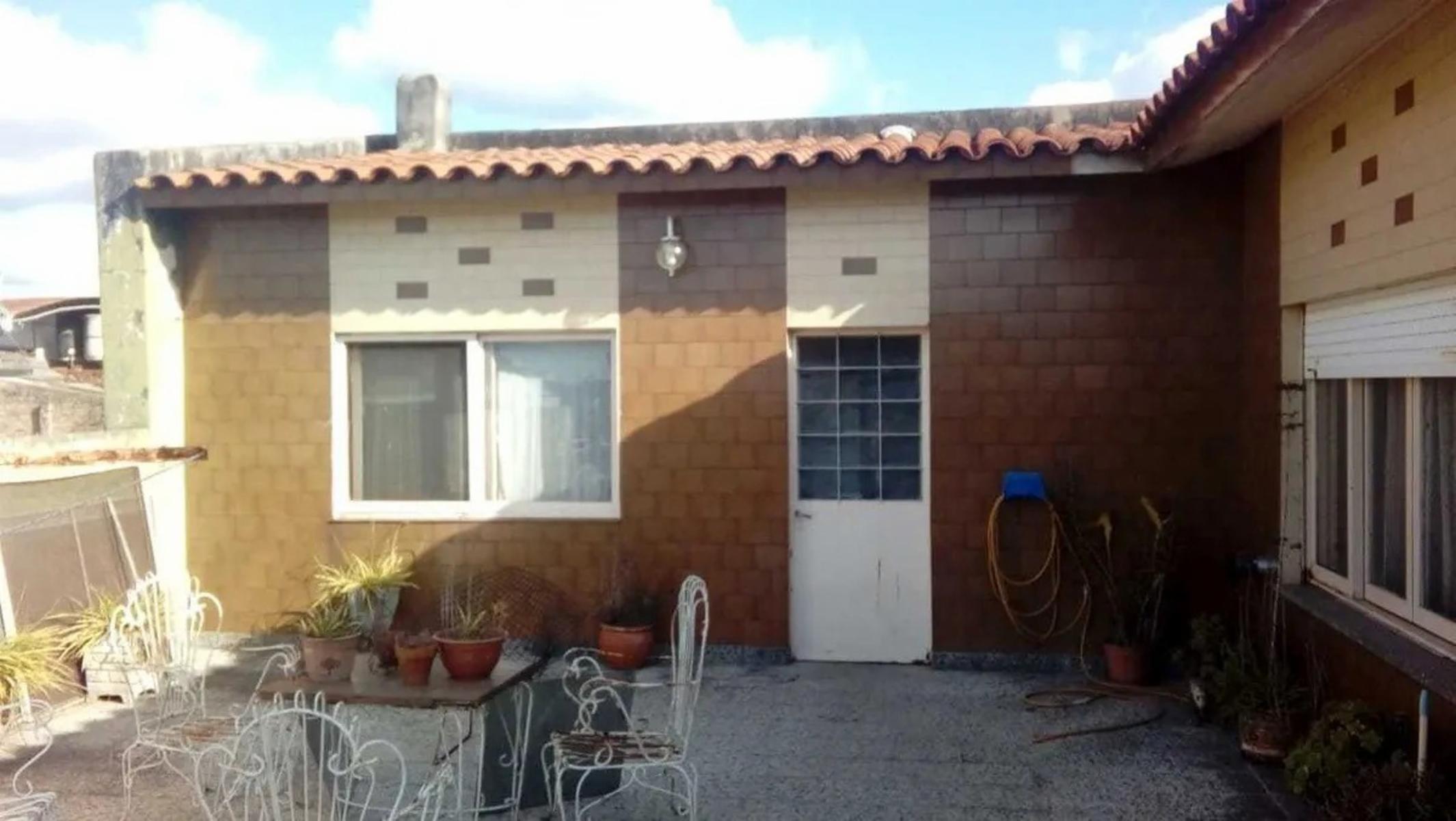 VENTA EN BLOCK CASA 4 AMBIENTES MAS GALPON DE 200 METROS ZONA VILLA CONSTRUCTORA - 4