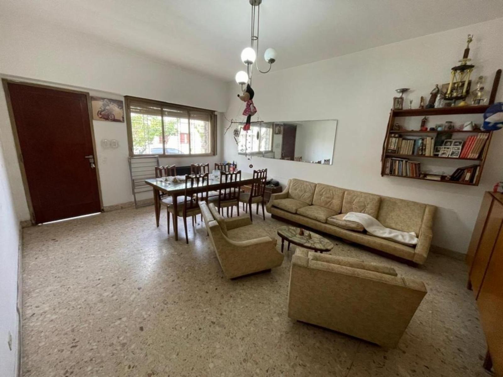 CASA MULTIFAMILIAR 7 AMBIENTES CON COCHERA, PATIO Y TERRAZA - RAMOS MEJIA — foto 3
