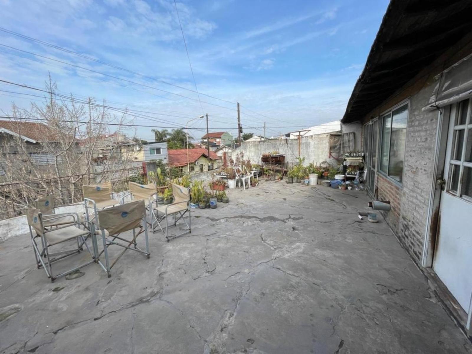 CASA MULTIFAMILIAR 7 AMBIENTES CON COCHERA, PATIO Y TERRAZA - RAMOS MEJIA — foto 15