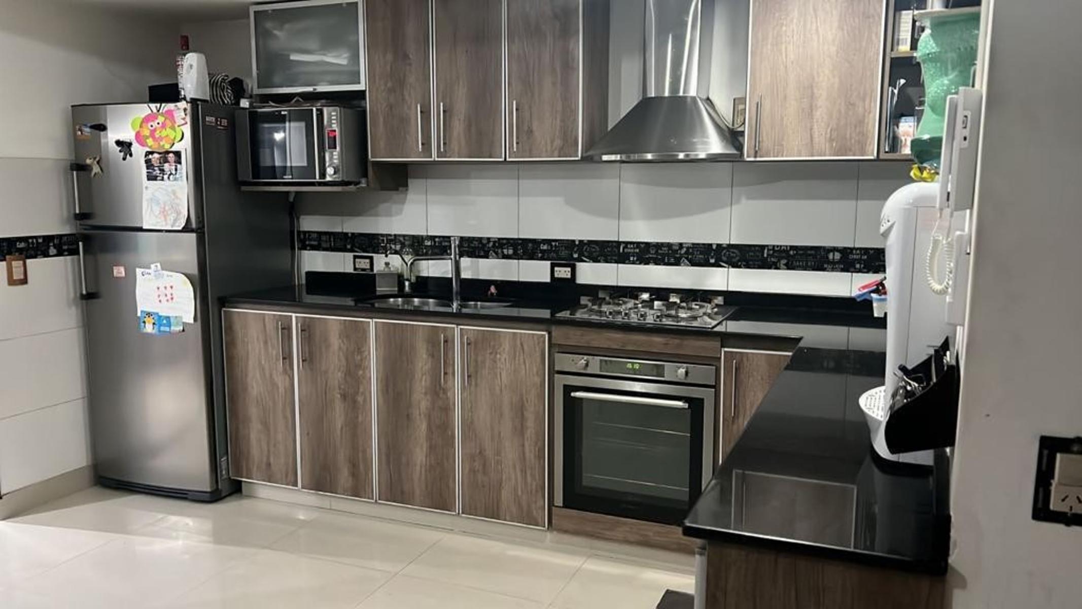 CHALET 6 AMBIENTES CON FONDO, GALPON Y PARQUE - SAN JUSTO — foto 13