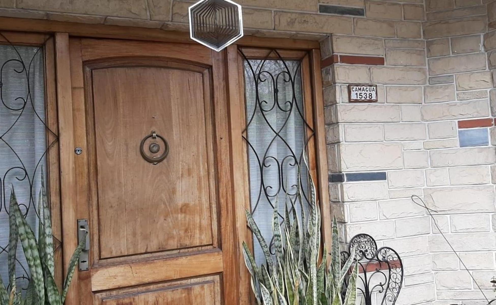 VENTA MULTIFAMILIAR - DOS CASAS DE 3 AMBIENTES - ZONA RAMOS MEJIA SUR - 1