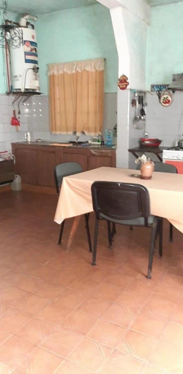 VENTA MULTIFAMILIAR - DOS CASAS DE 3 AMBIENTES - ZONA RAMOS MEJIA SUR - 2