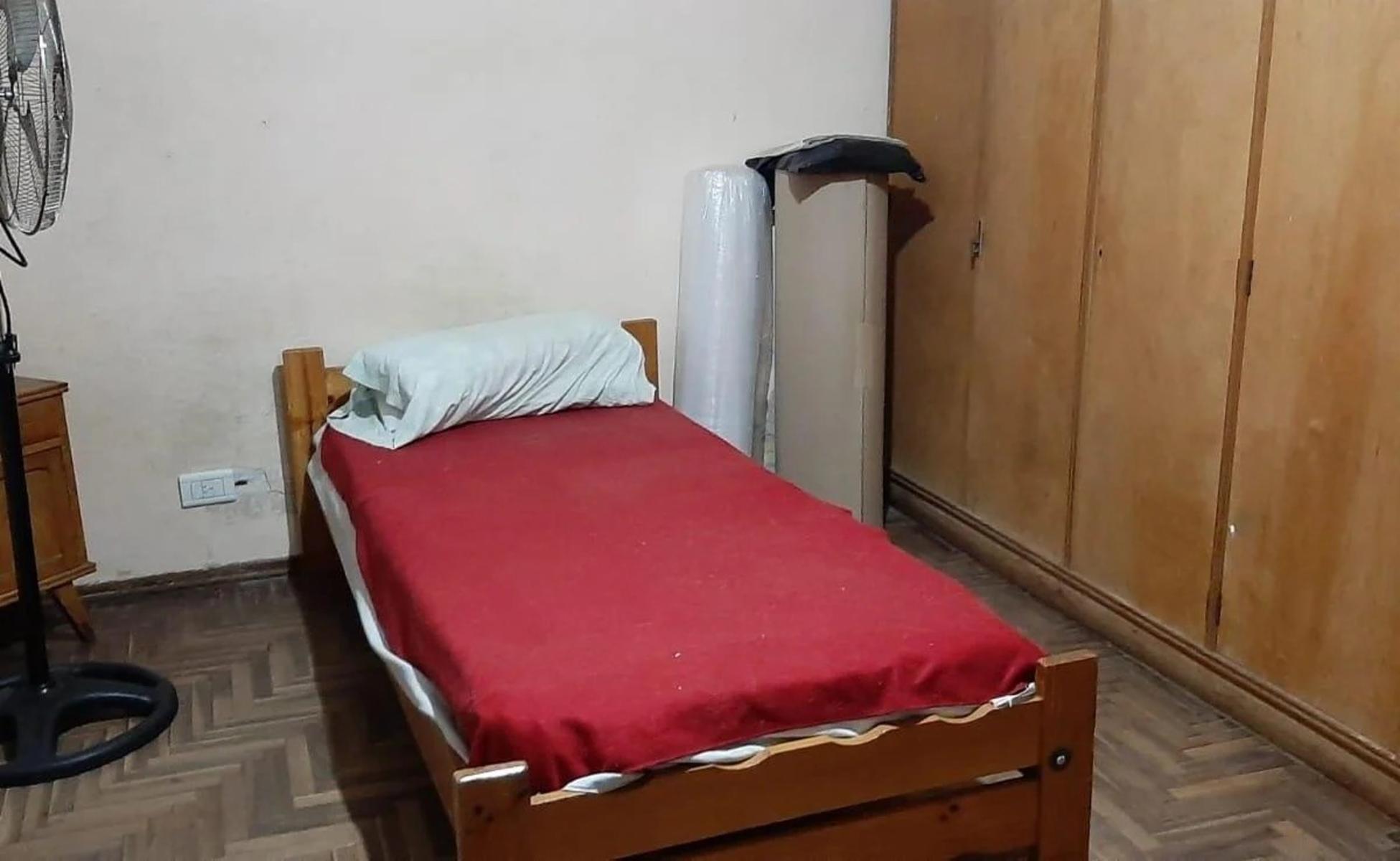 VENTA MULTIFAMILIAR - DOS CASAS DE 3 AMBIENTES - ZONA RAMOS MEJIA SUR - 3
