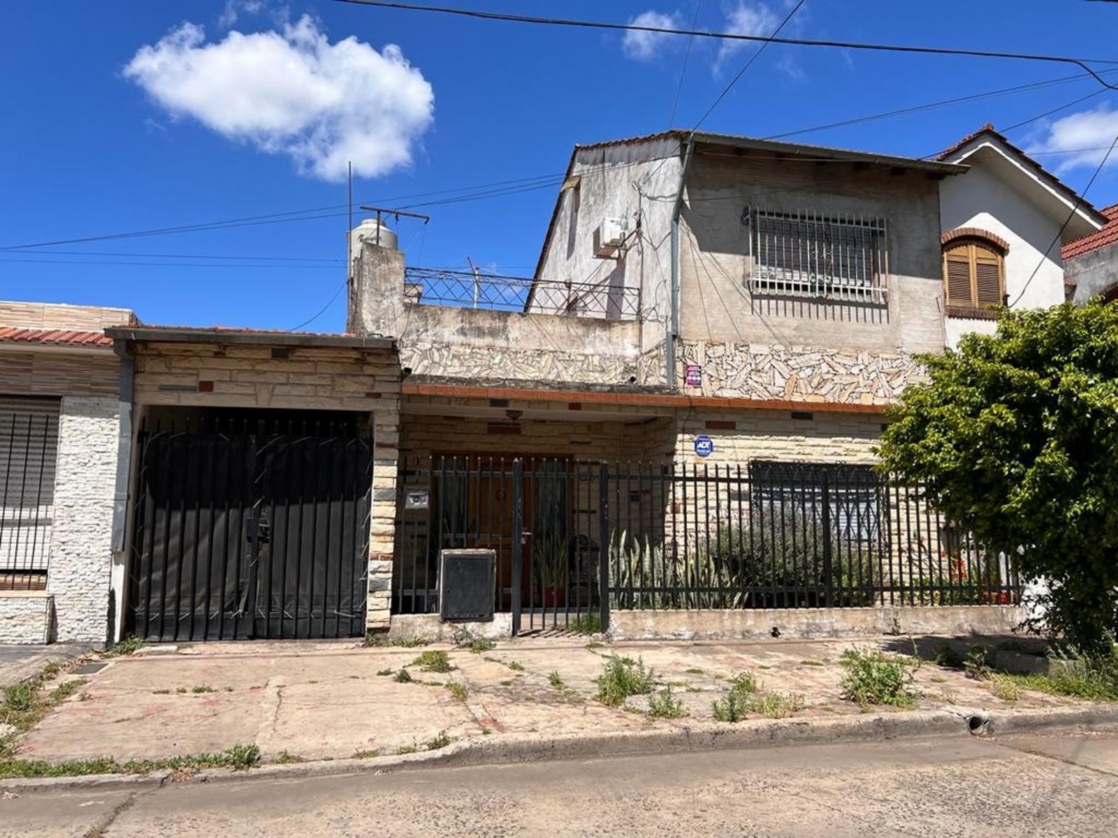 VENTA MULTIFAMILIAR - DOS CASAS DE 3 AMBIENTES - ZONA RAMOS MEJIA SUR - 15