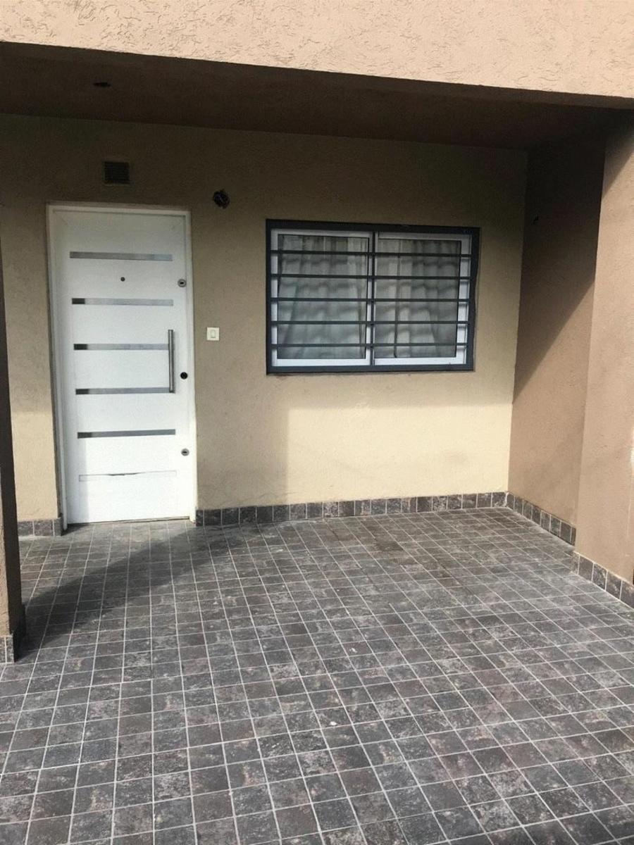 EXCELENTE DEPARTAMENTO MONOAMBIENTE CON PATIO Y COCHERA - ZONA VILLA LUZURIAGA — foto 3