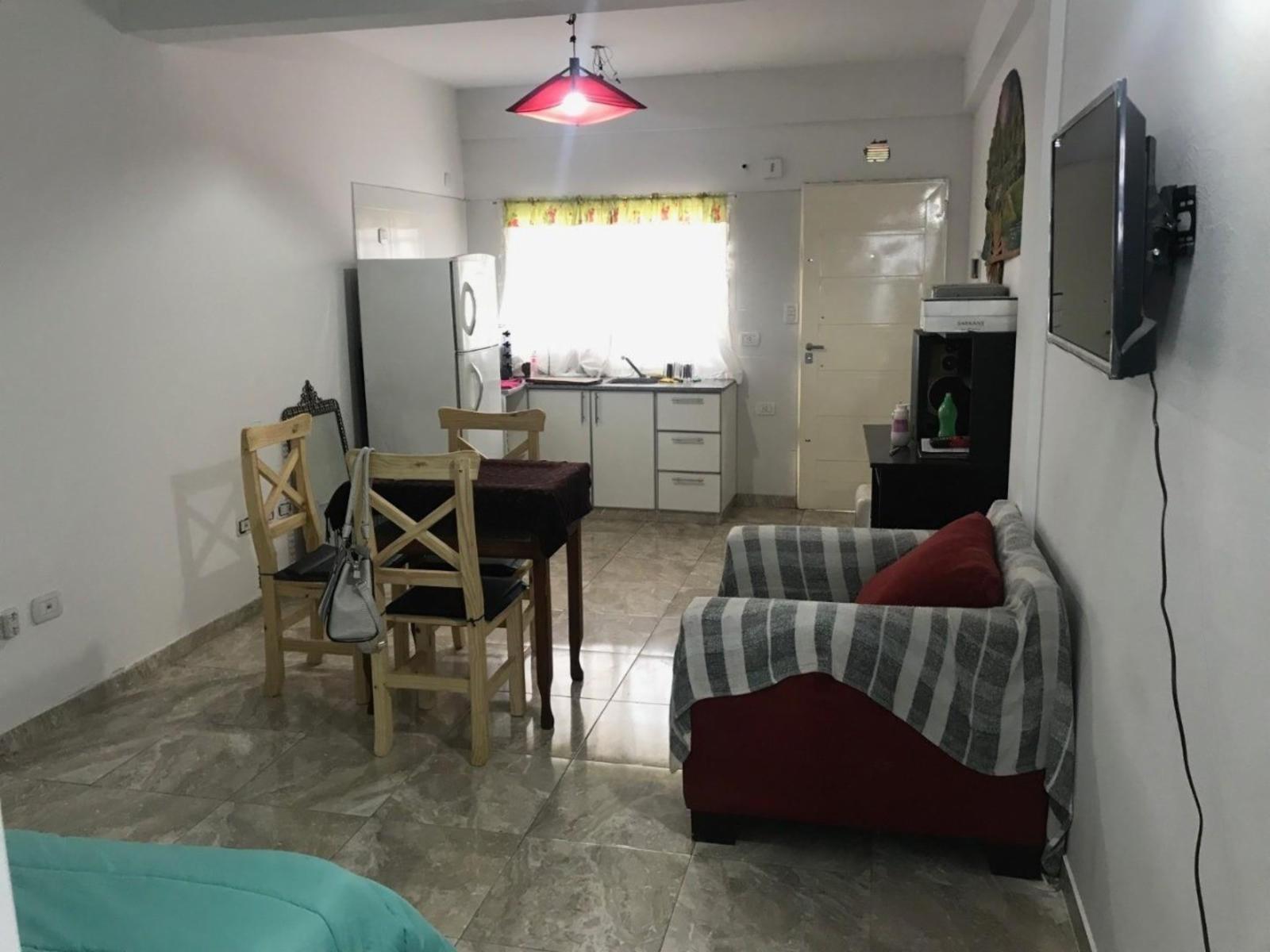 EXCELENTE DEPARTAMENTO MONOAMBIENTE CON PATIO Y COCHERA - ZONA VILLA LUZURIAGA — foto 5