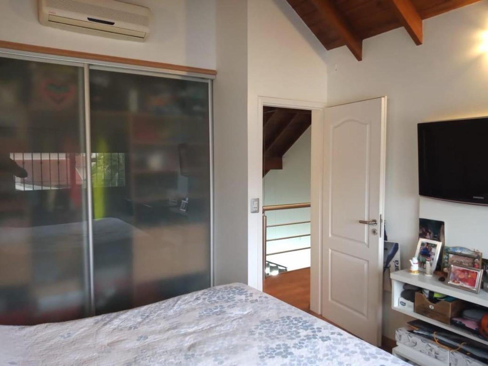 VENTA VILLA LUZURIAGA CHALET 4 AMBIENTES CON FONDO PILETA — foto 3