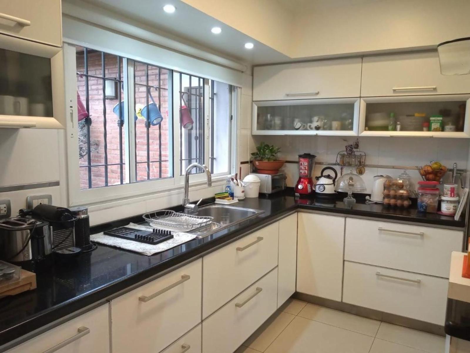 VENTA VILLA LUZURIAGA CHALET 4 AMBIENTES CON FONDO PILETA — foto 4