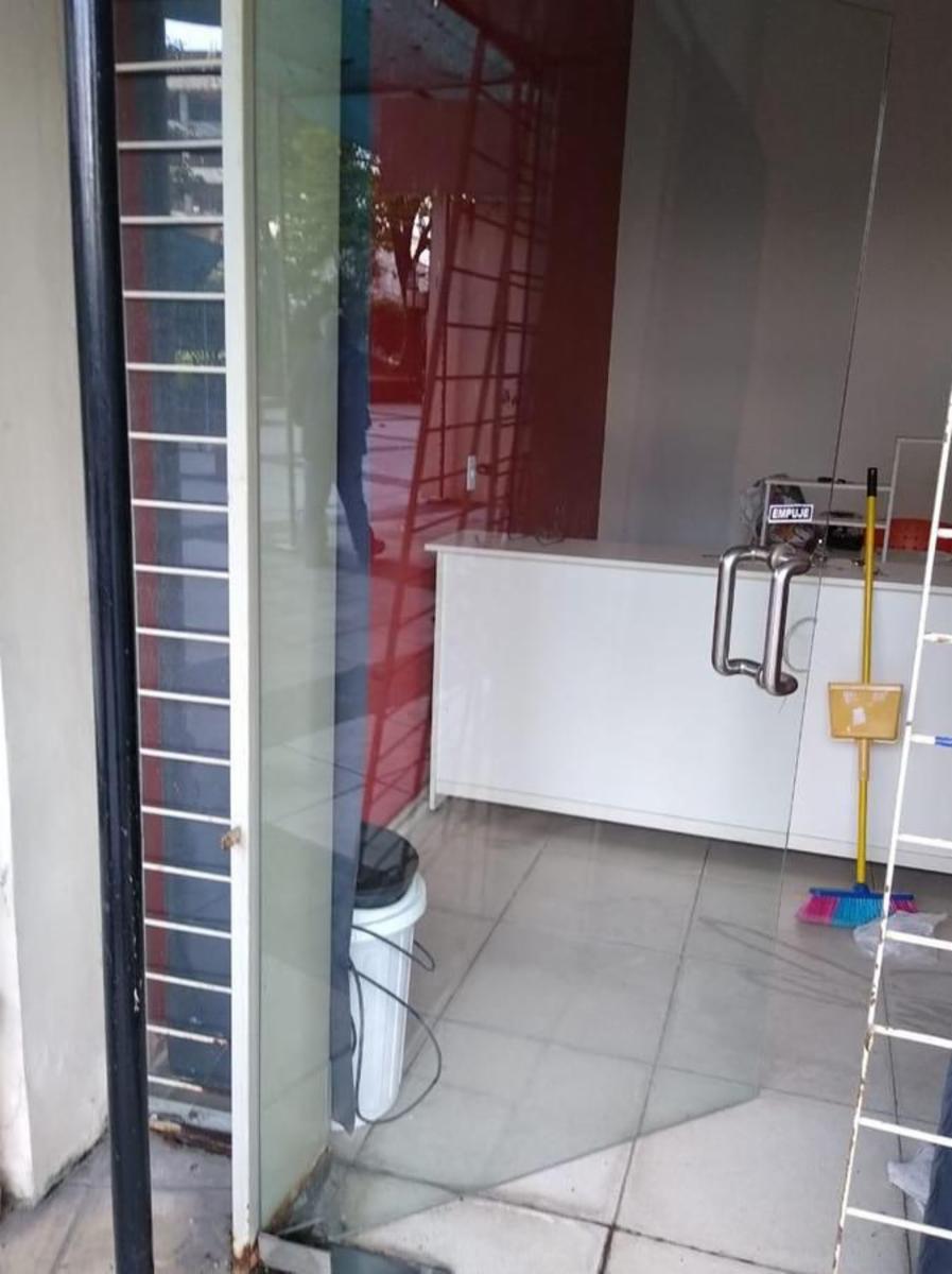 EXCELENTE LOCAL COMERCIAL - ZONA ALMAGRO