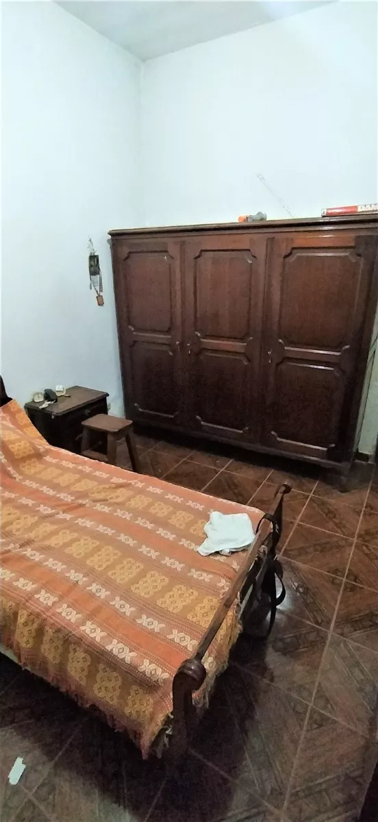 Venta Moron Casa 4 ambientes con garage lote propio — foto 2