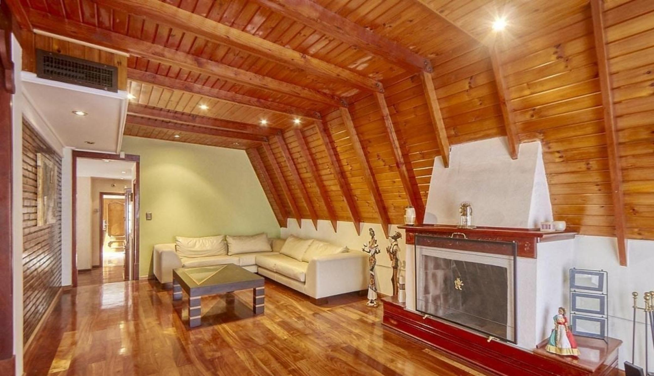Casa 6 ambientes con fondo y piscina — foto 5