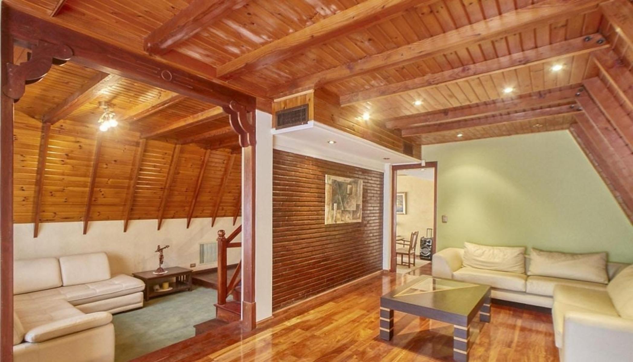 Casa 6 ambientes con fondo y piscina — foto 8