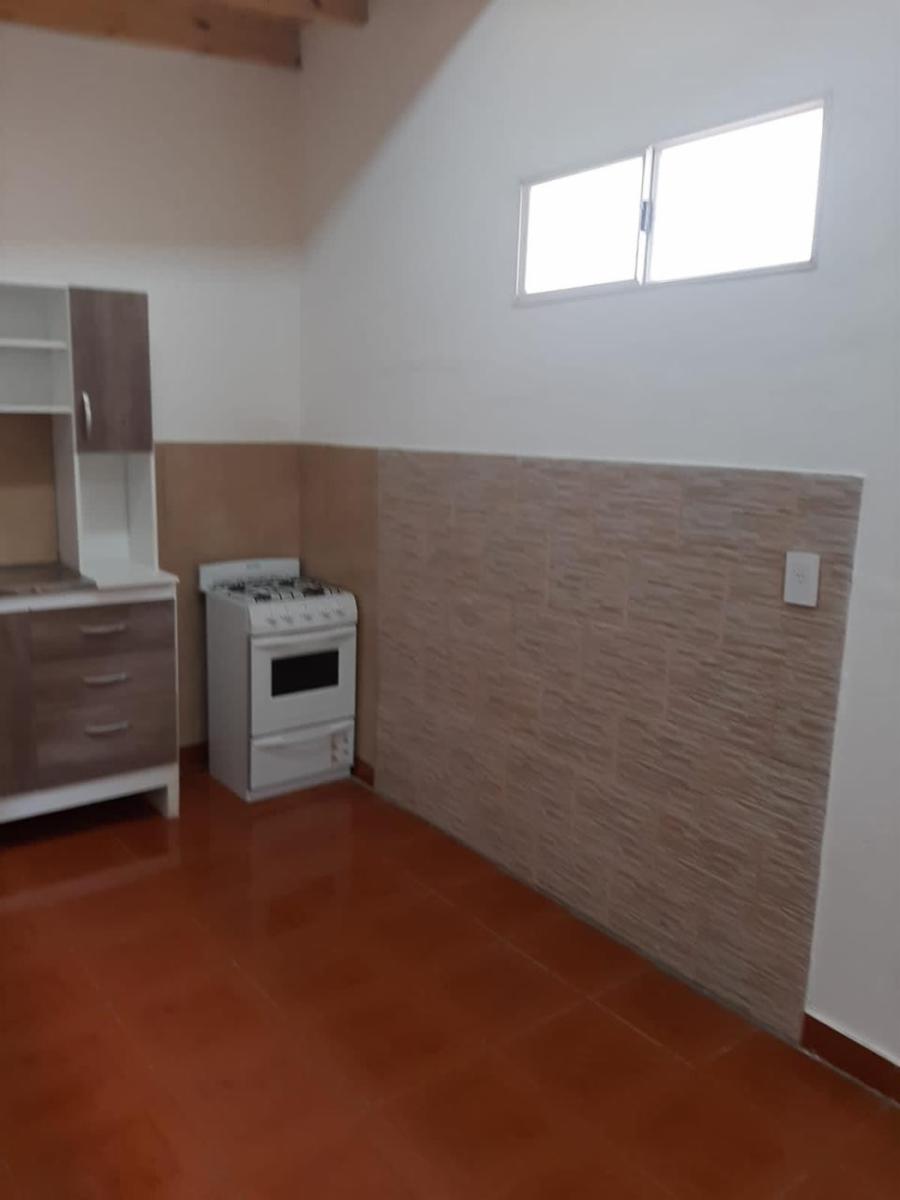 Alquiler Departamento monoambiente tipo casa 1 piso x escalera - 2