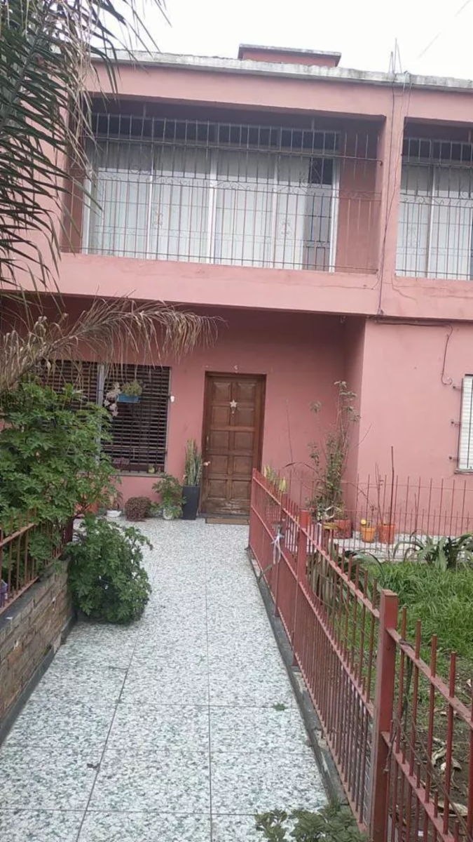 Venta Casa 5 Ambientes con Patio y Cochera San Justo - 9