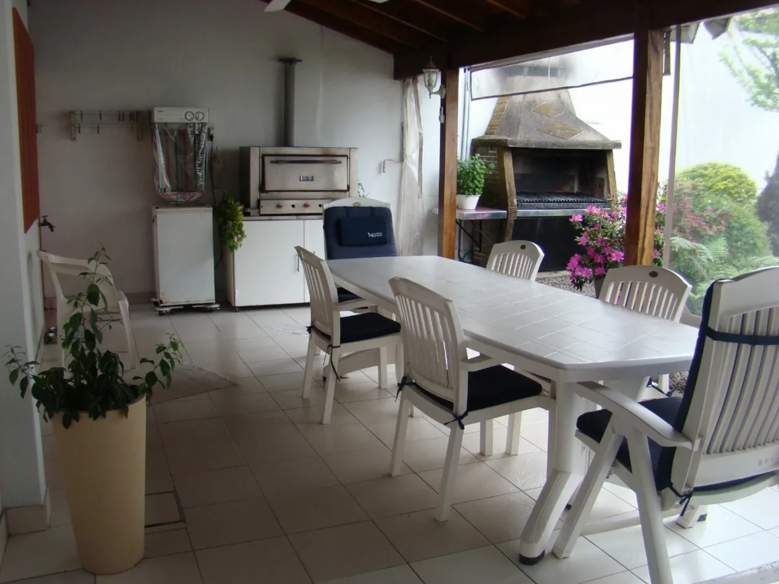 Venta Casa 4 ambientes con fondo y piscina Lomas del MIrador — foto 13