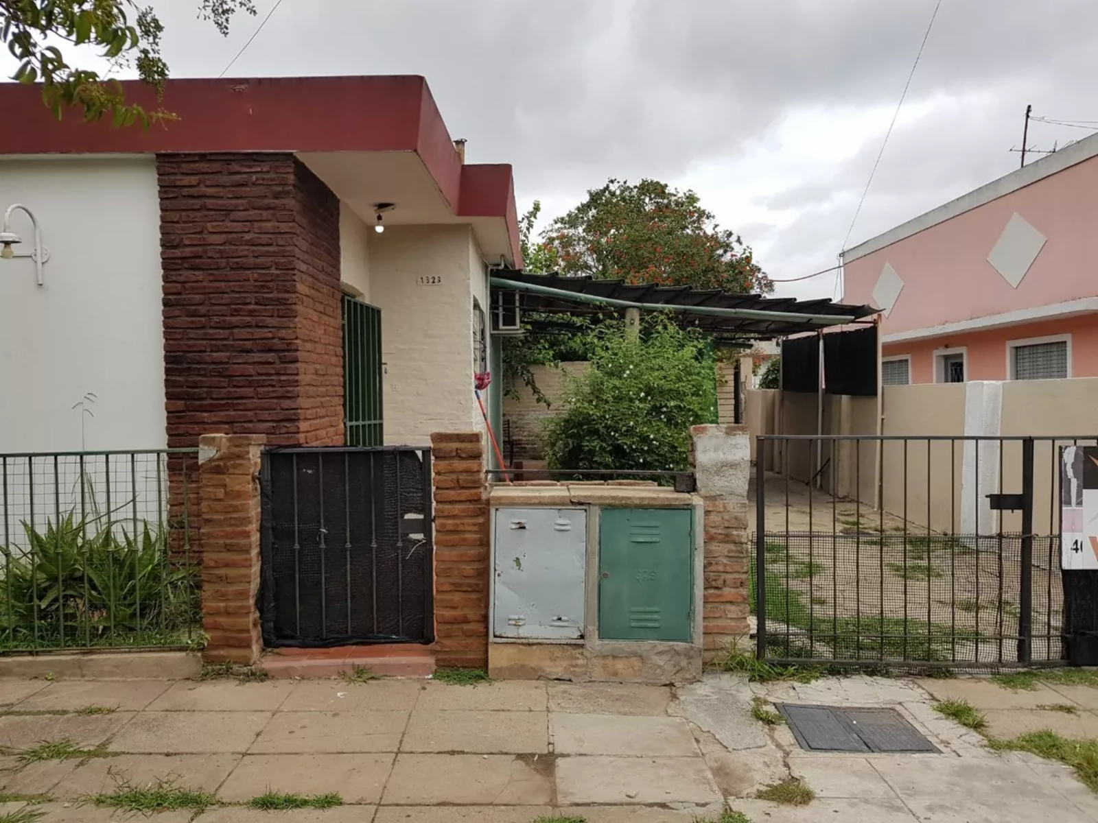 Venta PH 2 ambientes tipo casa Moron - 1