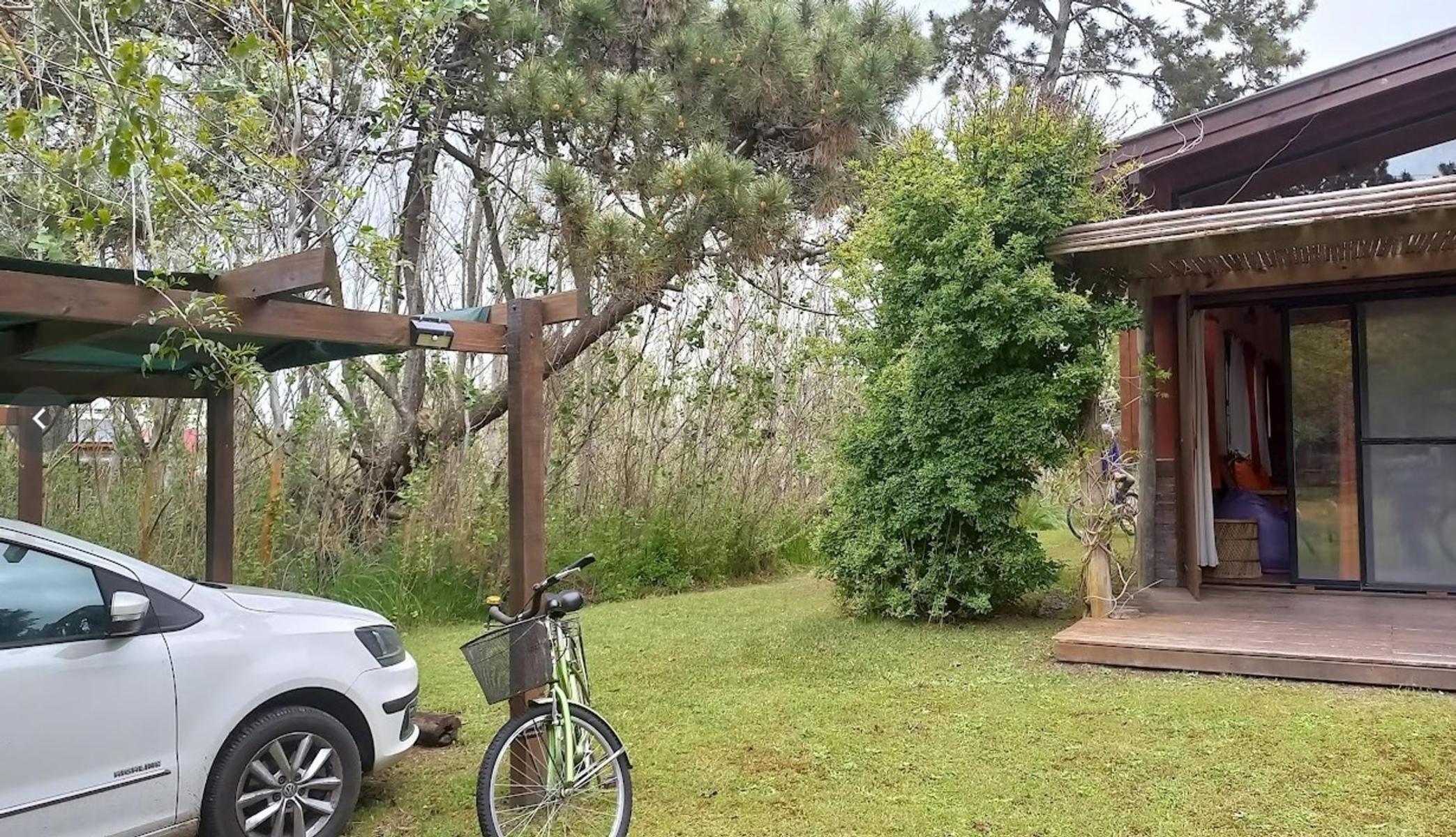 ALQUILER TEMPORARIO - CASA 3 AMBIENTES CON JARDIN Y COCHERA -COSTA DEL ESTE — foto 3