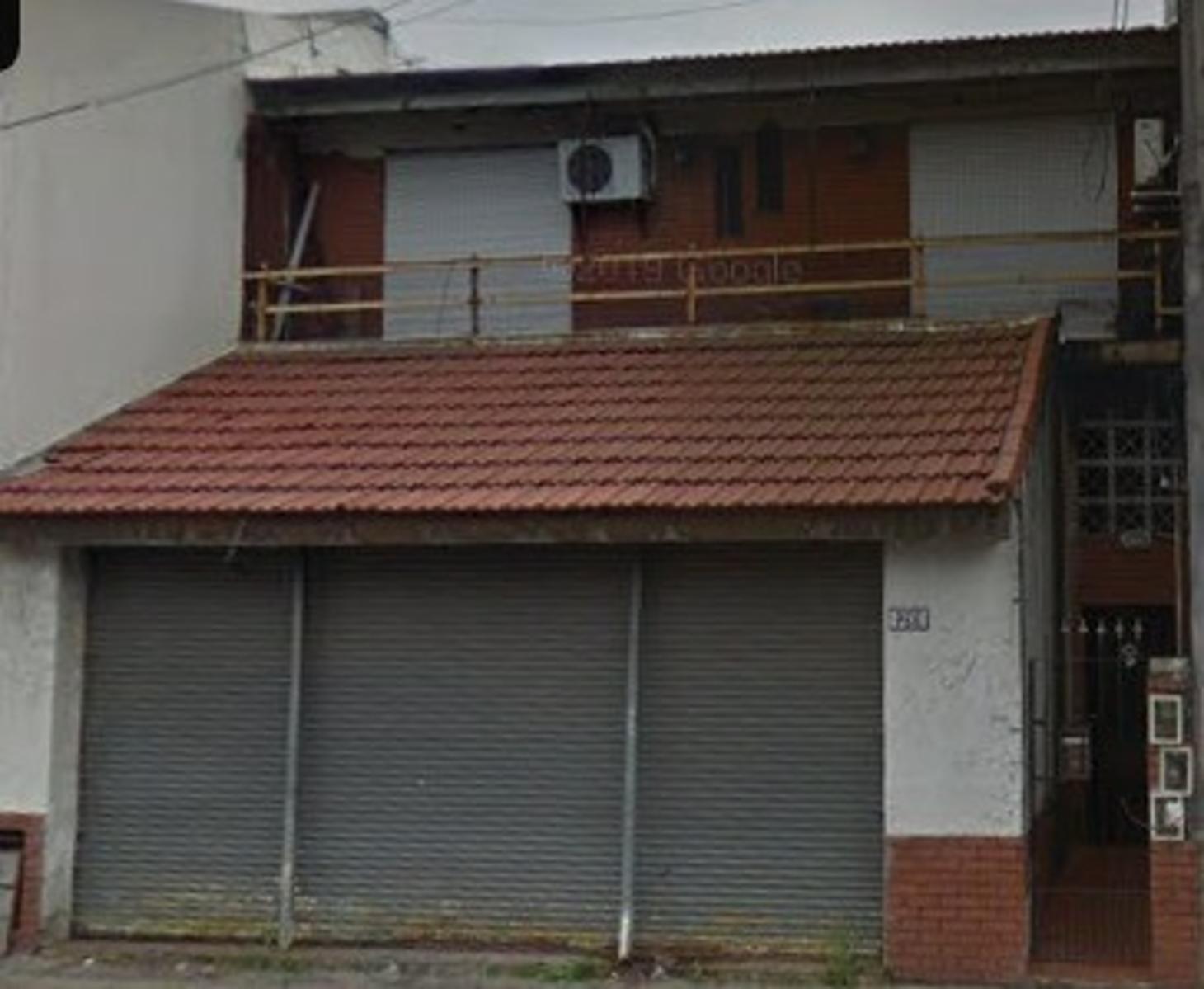VENTA EN BLOCK - DOS DEPARTAMENTOS DE 2 Y 3 AMBIENTES - LOCAL COMERCIAL - RAMOS MEJIA - 1