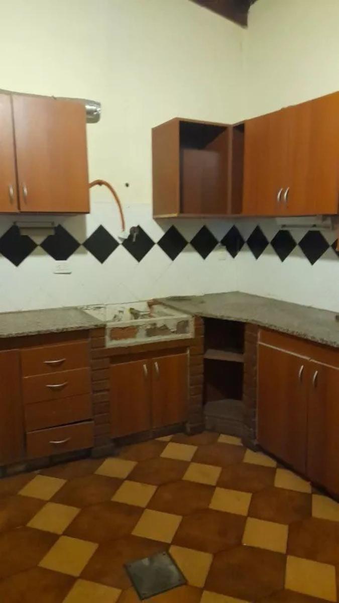 VENTA EN BLOCK - DOS DEPARTAMENTOS DE 2 Y 3 AMBIENTES - LOCAL COMERCIAL - RAMOS MEJIA - 9