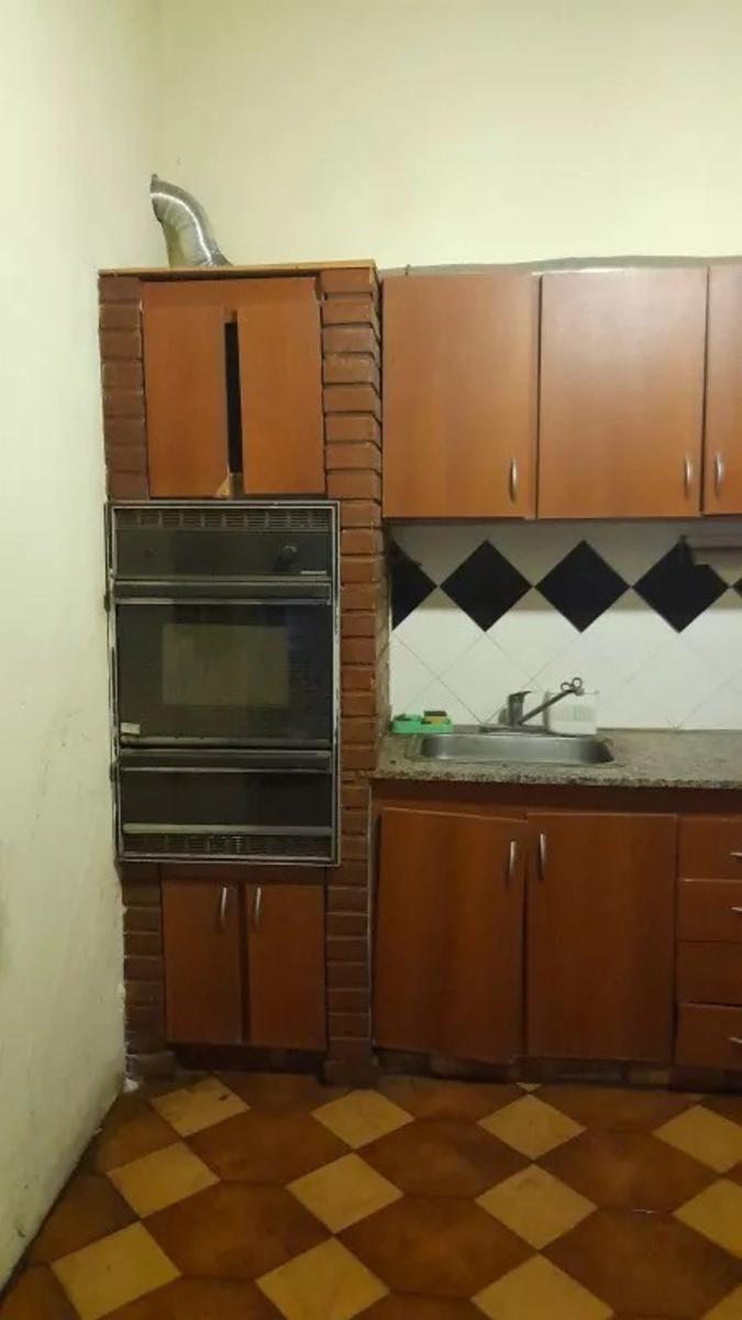VENTA EN BLOCK - DOS DEPARTAMENTOS DE 2 Y 3 AMBIENTES - LOCAL COMERCIAL - RAMOS MEJIA - 12