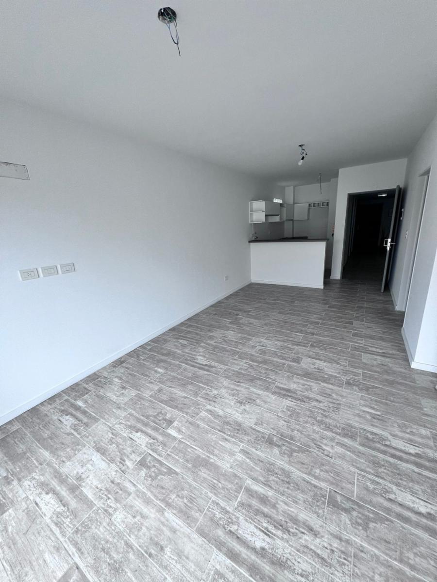 DEPARTAMENTO VENTA FLORES A ESTRENAR CON BALCON