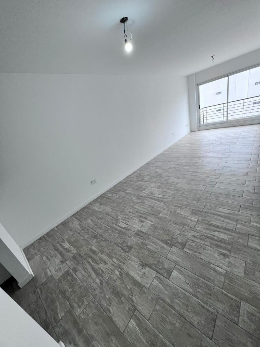 DEPARTAMENTO VENTA FLORES A ESTRENAR CON BALCON — foto 2