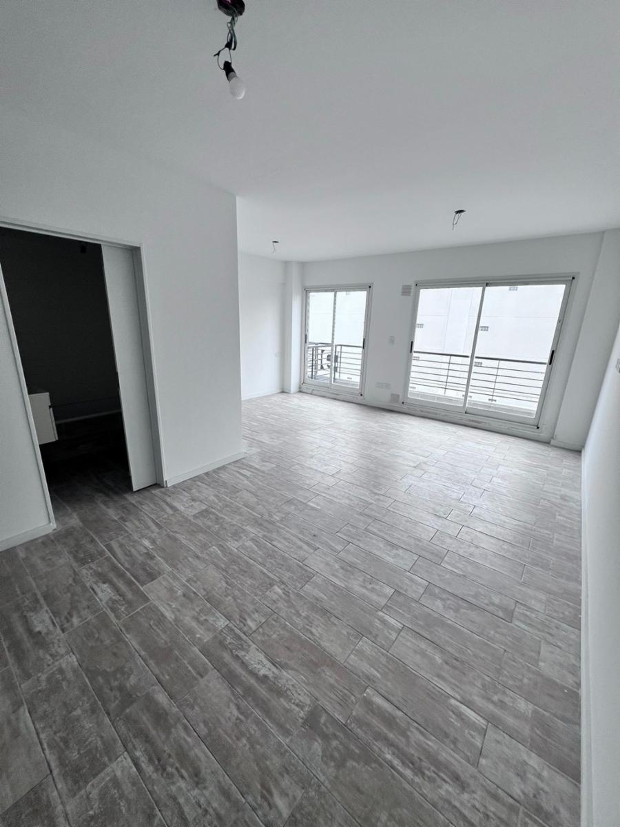 DEPARTAMENTO VENTA FLORES A ESTRENAR CON BALCON — foto 3