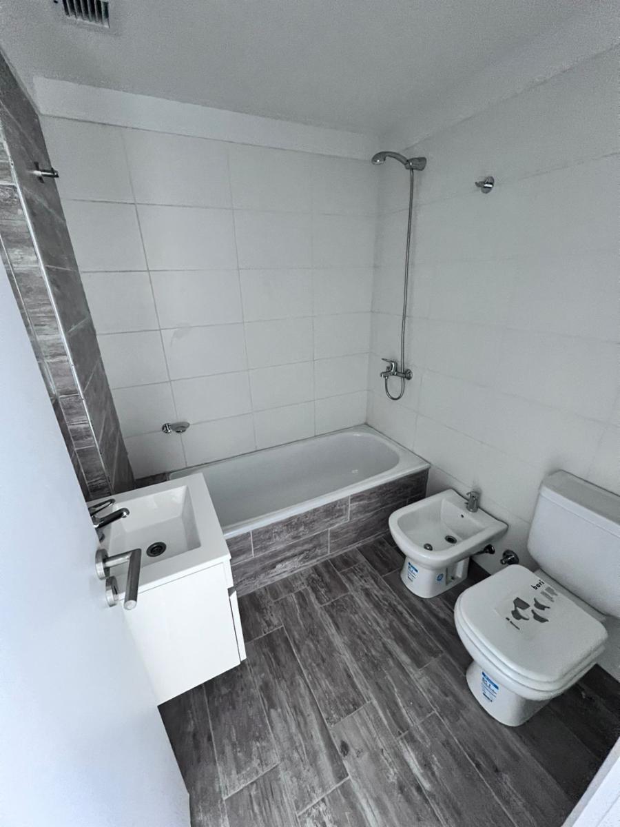 DEPARTAMENTO VENTA FLORES A ESTRENAR CON BALCON — foto 9