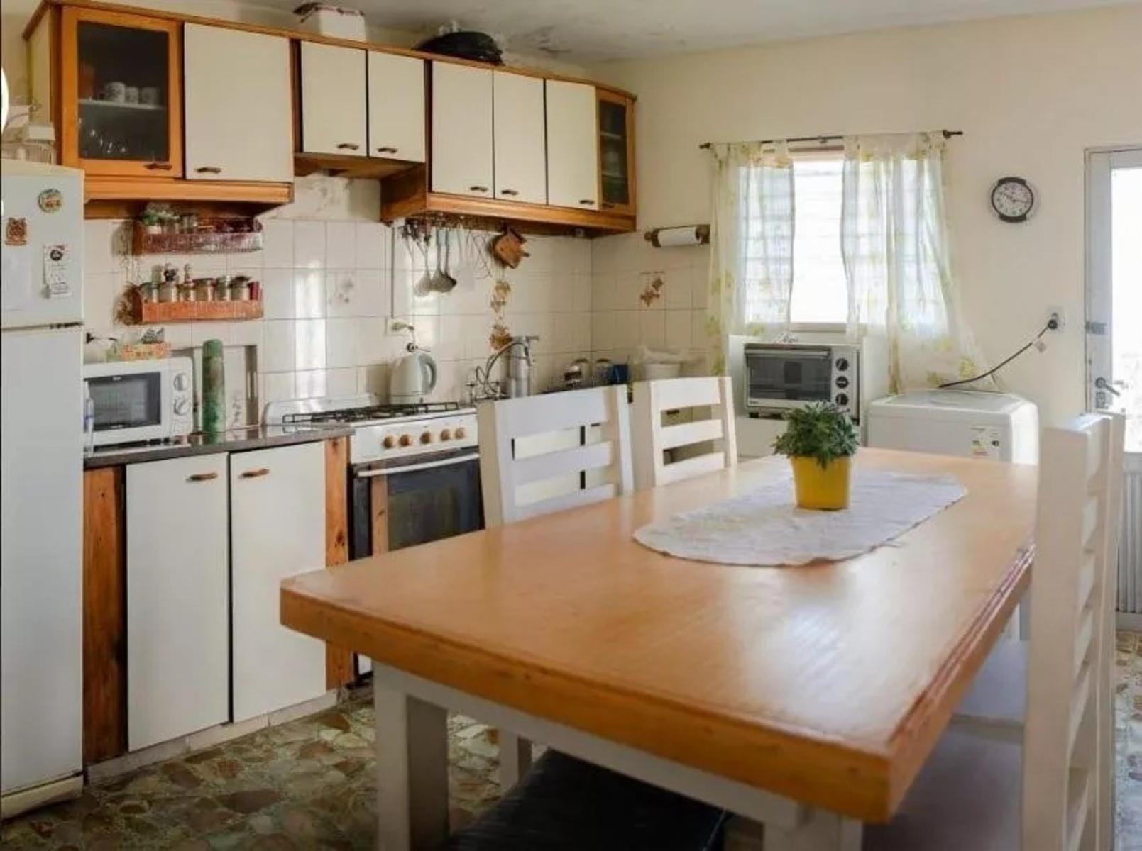VENTA EN BLOCK - 3 CASAS -VILLA LUZURIAGA