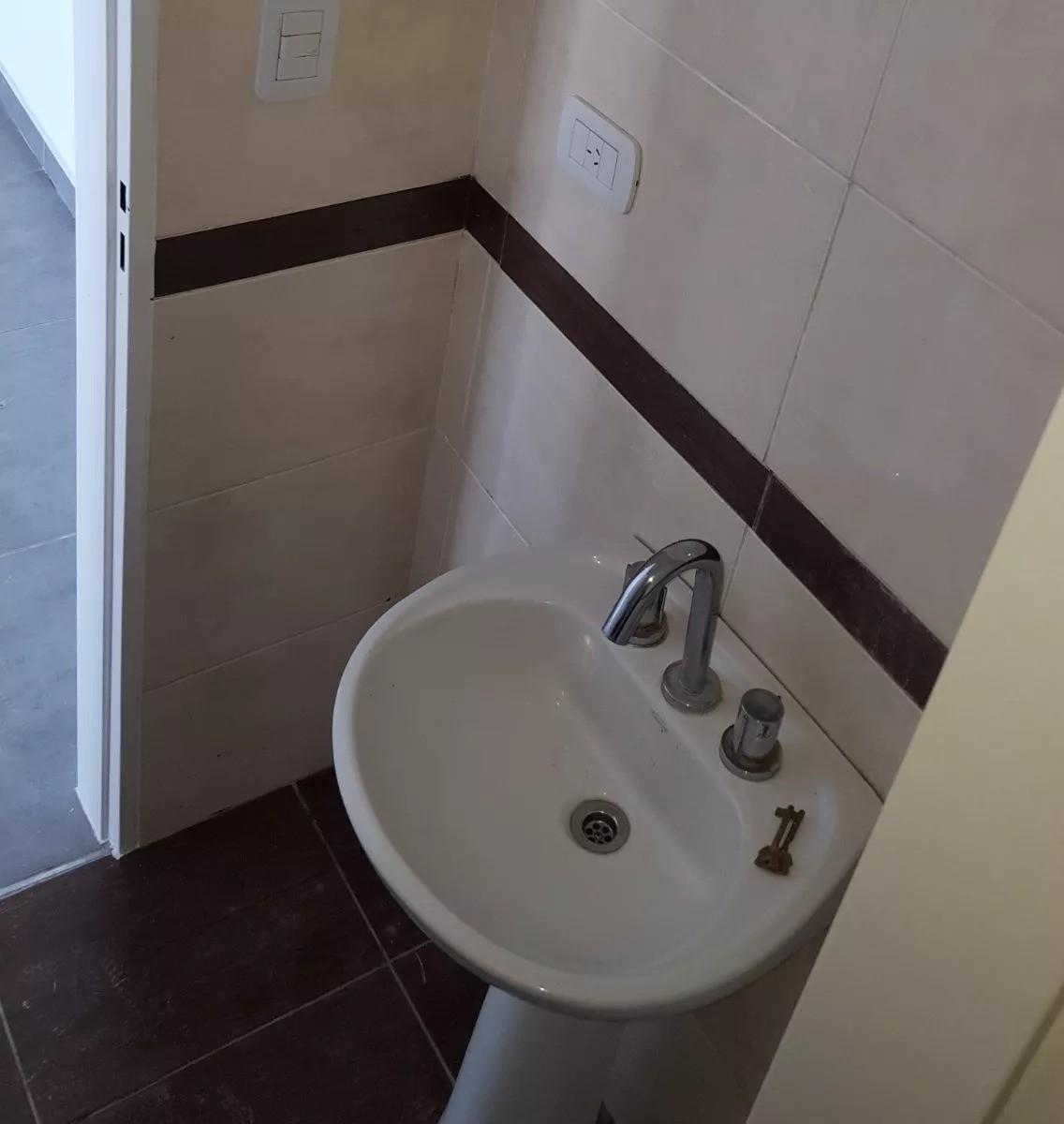 ALQUILER LOCAL COMERCIAL - ITUZAINGO - 4