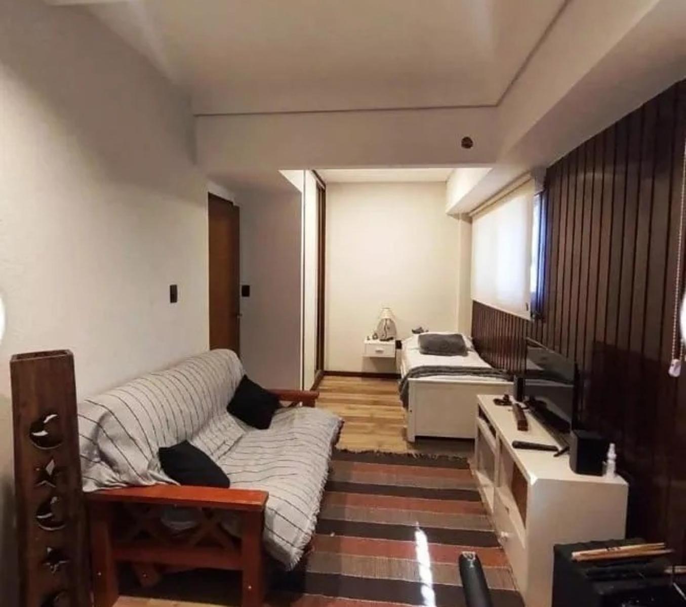 VENTA CASA 6 AMBIENTES CON PILETA,JARDIN Y TRES COCHERAS - LOMAS DEL MIRADOR — foto 7